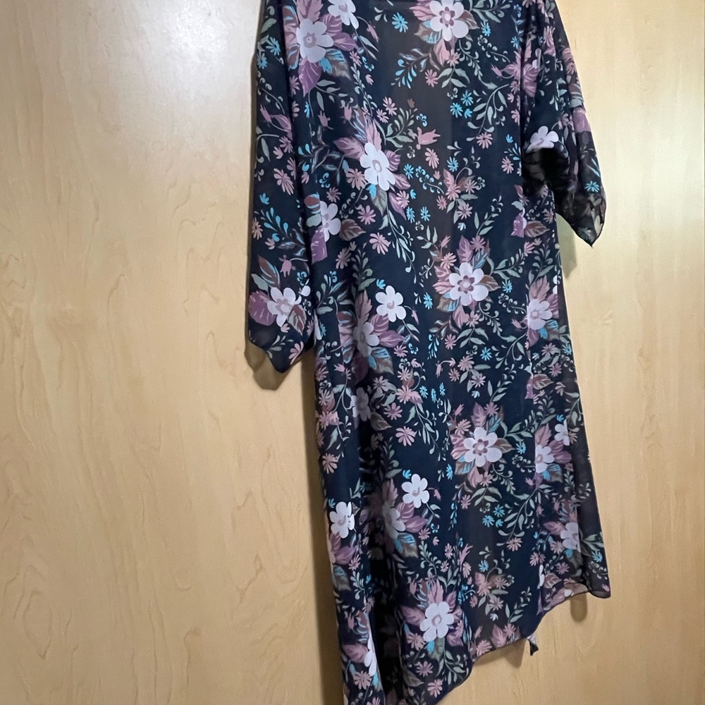 LuLaRoe Floral Sheer Robe - Lilac Purple and Blue - Picture 4 of 6